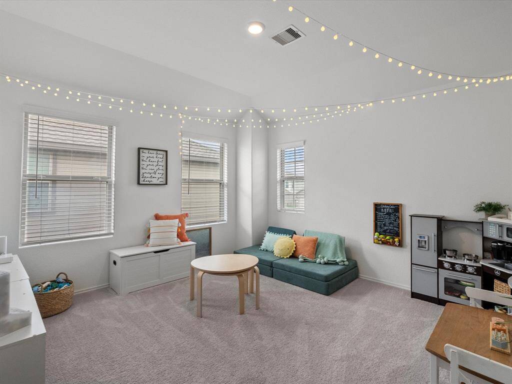 Loft/Playroom/Den/Media/Office/Flex space