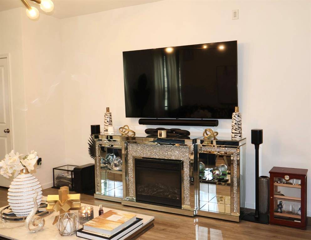 Alternative view of the living room area.