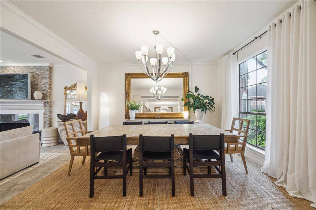 Formal dining room