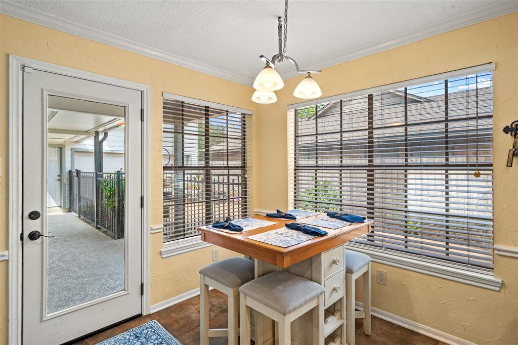 Breakfast Room