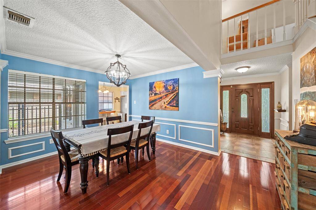 Entry/Dining Room