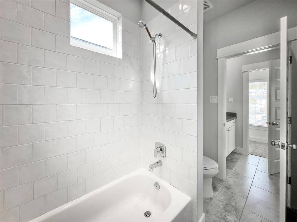 Second bathroom tub and shower combo
