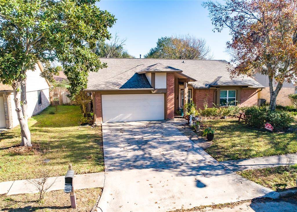WELCOME HOME! NEW ROOF 12/2024