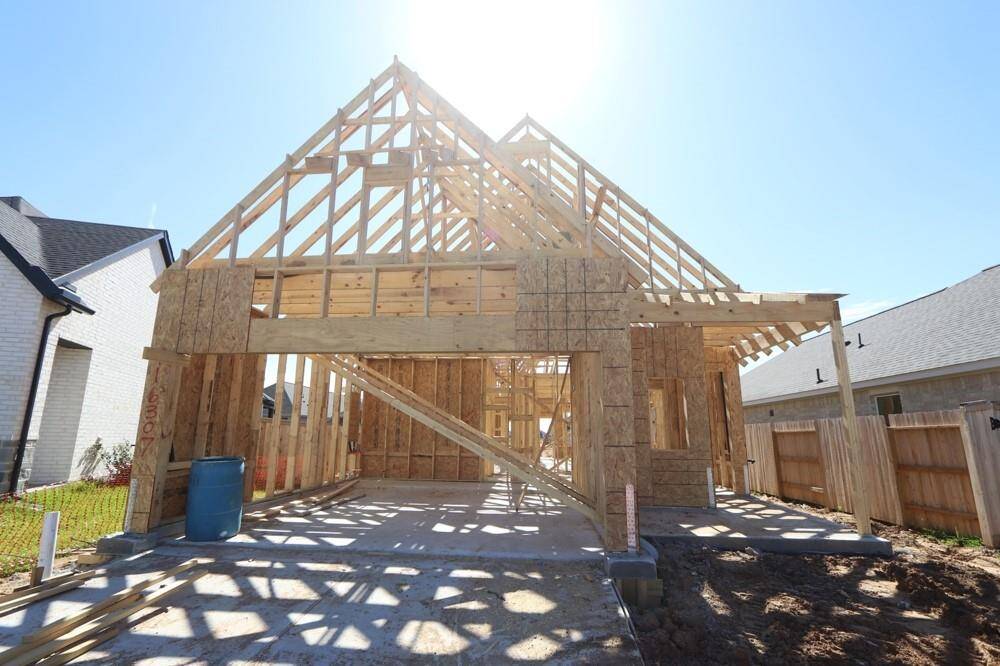 Let us show you how our advanced framing techniques have stood the test of time and allow more insulation for a quieter and more energy efficient home.