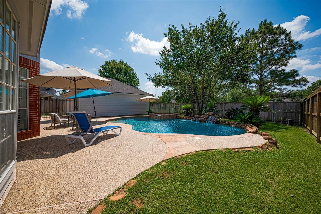 So many pretty views in the backyard to enjoy.