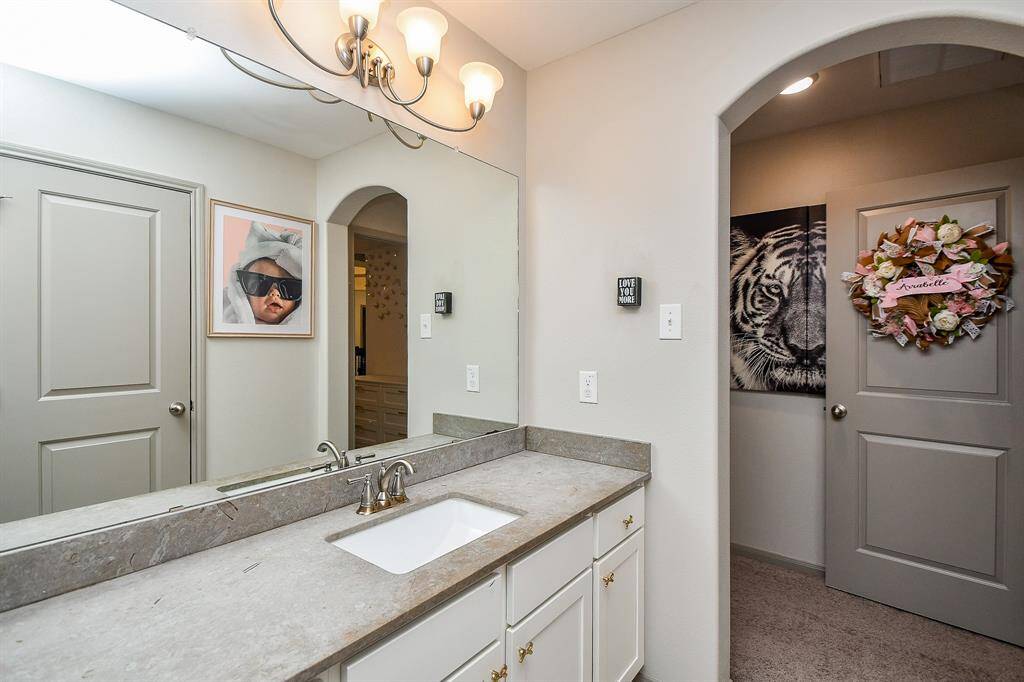 Another view of one of the bathrooms!