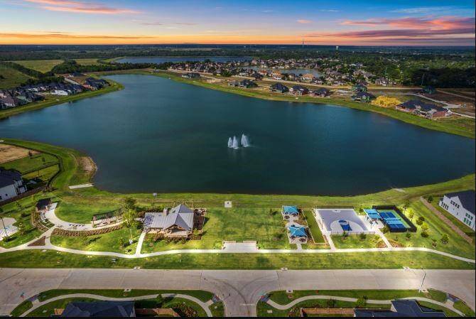 Avalon at Friendswood Community