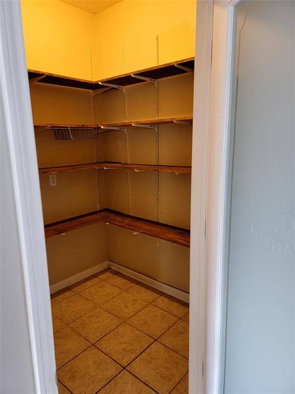 Walk in Pantry