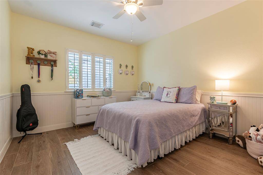 guest room 1