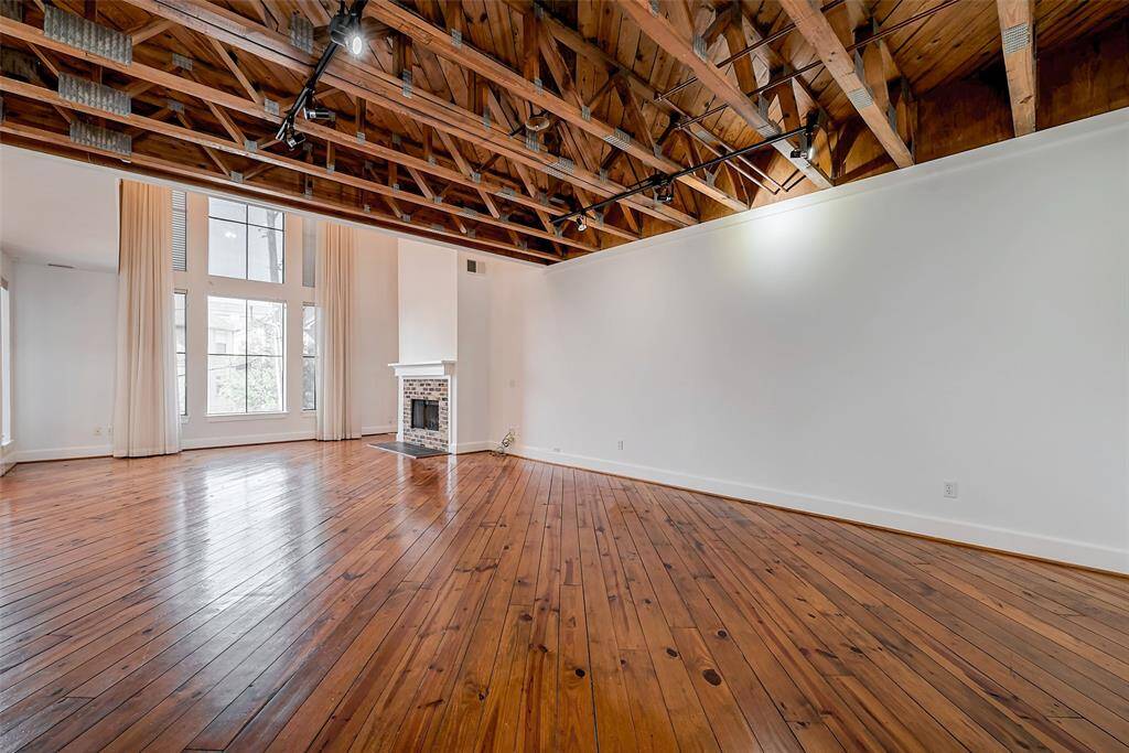 Tons of natural light from these windows.