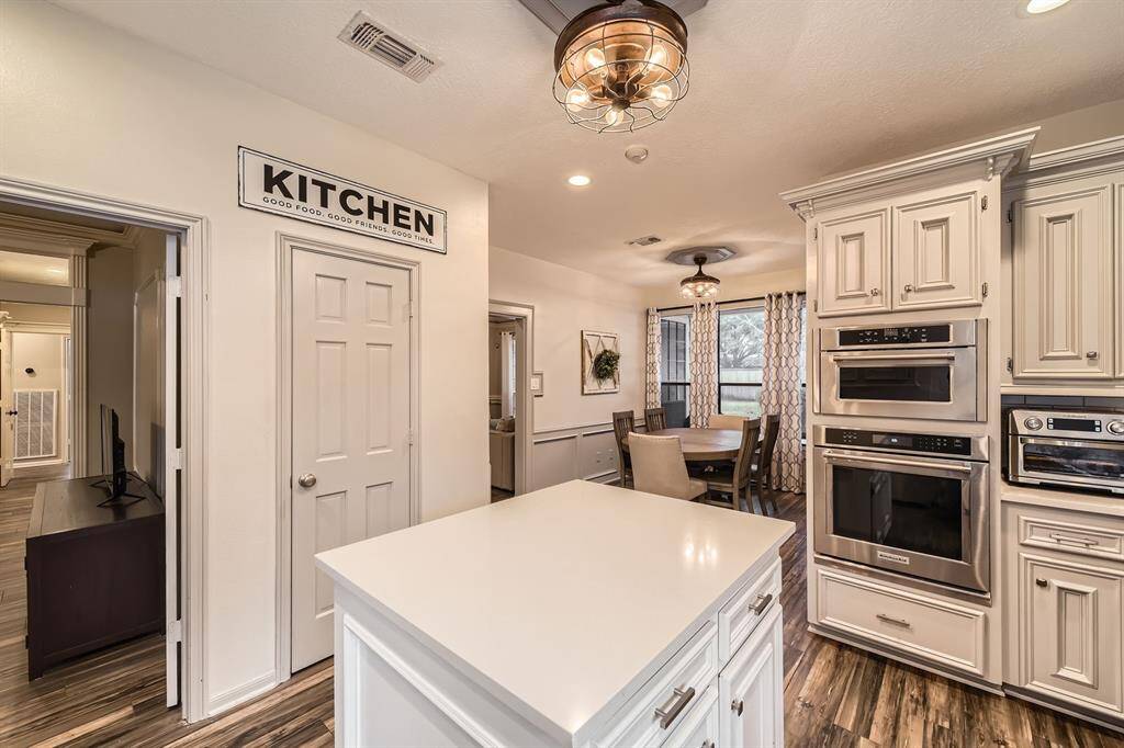 Spacious Kitchen