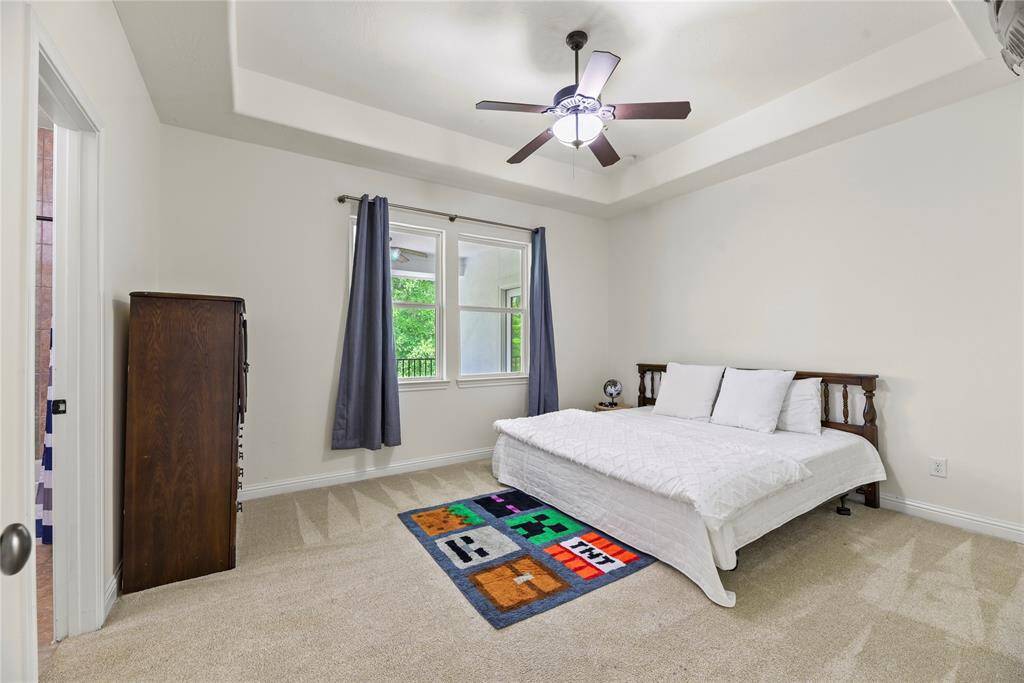 Each bedroom features a dedicated closet for quick and simple storage of clothing, shoes, and accessories.