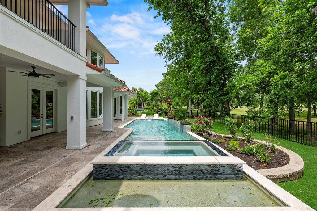 Children and dogs may easily play in the ample green space! Sit by the pool, as the kiddos and their friends float by on inflatable avocados and doughnuts!