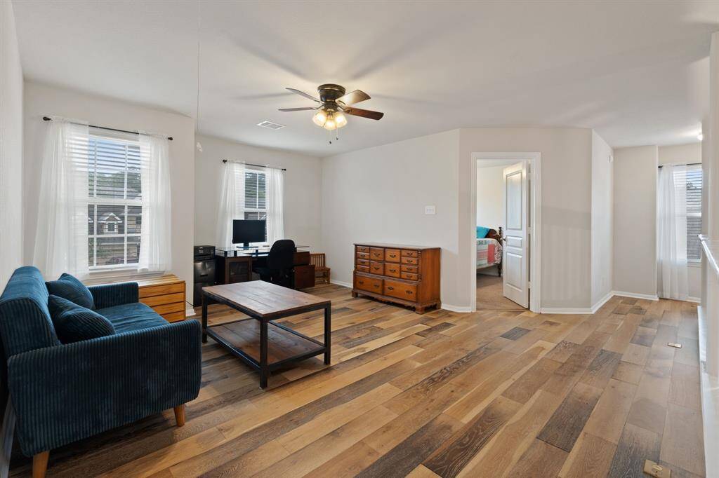 Bright bonus space, perfect for a second living area or workspace