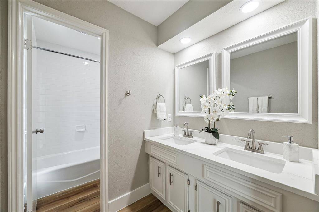 Formal dining or additional living space