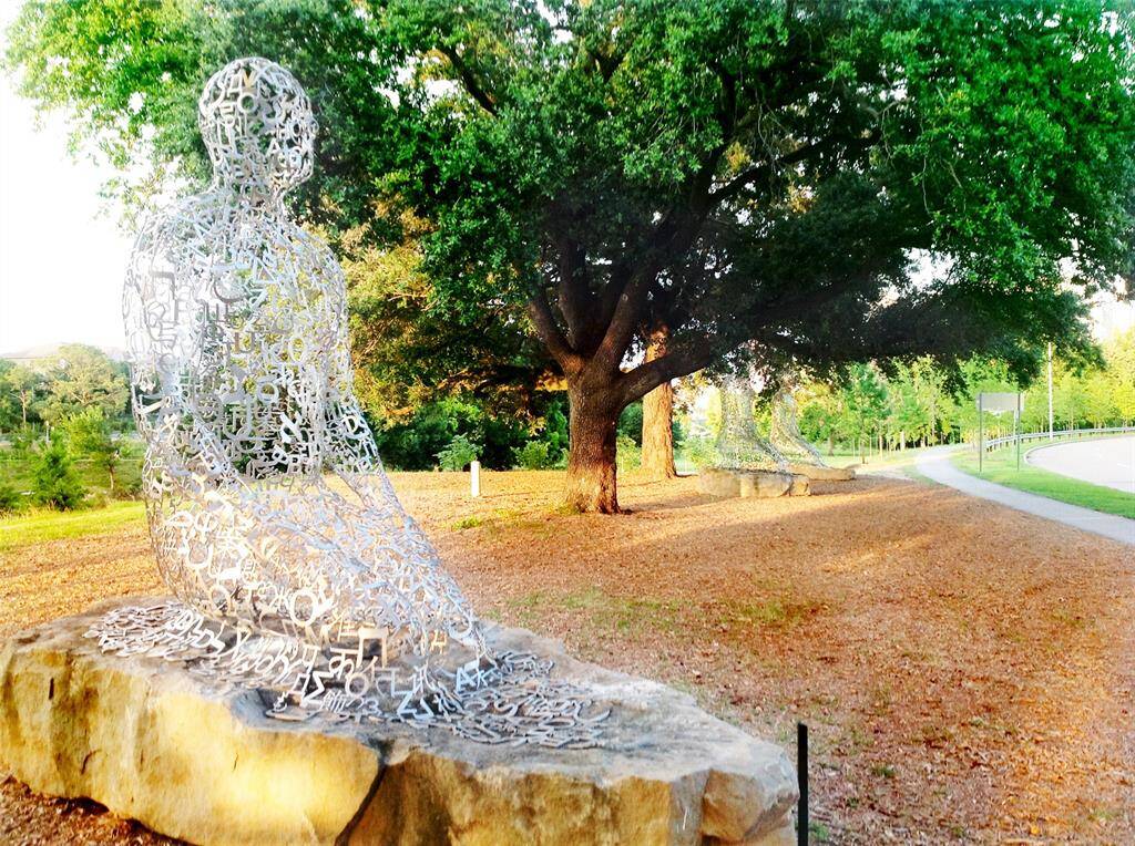 Property is just 2 blocks from Buffalo Bayou's hike and bike trails.