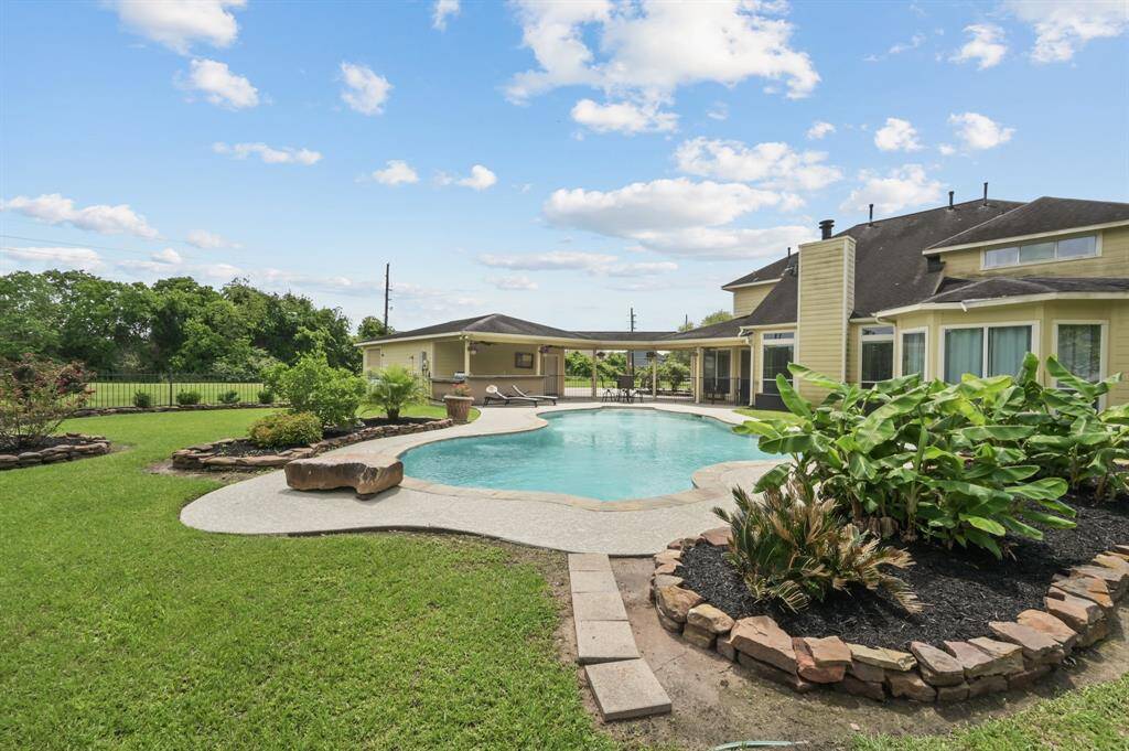 So welcoming! Swim time in Texas!