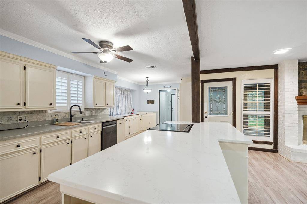 Light and bright kitchen.