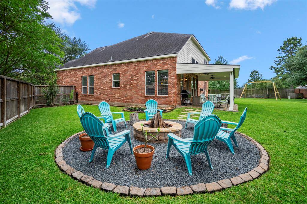 This premium lot offers lots of space to relax and unwind over the weekend, with plenty of grassy area for children and pets to run and play.  You are also very close to many amenities that Gleannloch Farms has to offer.