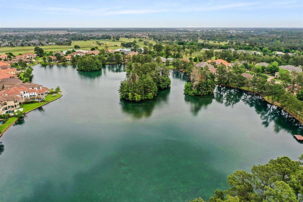 There are 11 lakes and several ponds to enjoy fishing in the Catch & Release lakes, residents are encouraged to be cognizant of the ducks, turtles and other little critters that call these waters home.