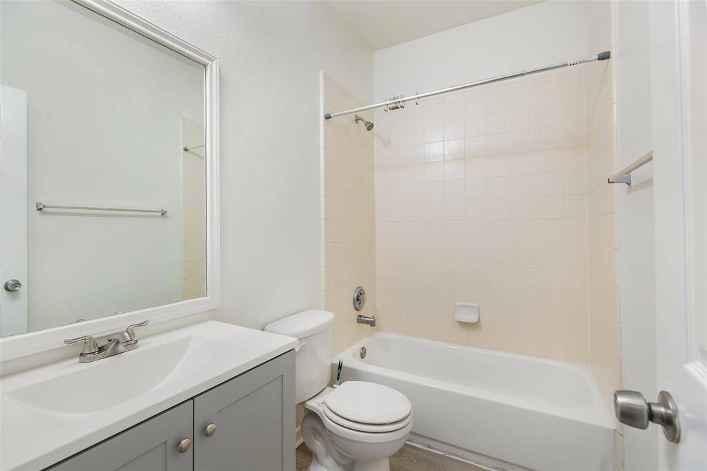 2nd bathroom