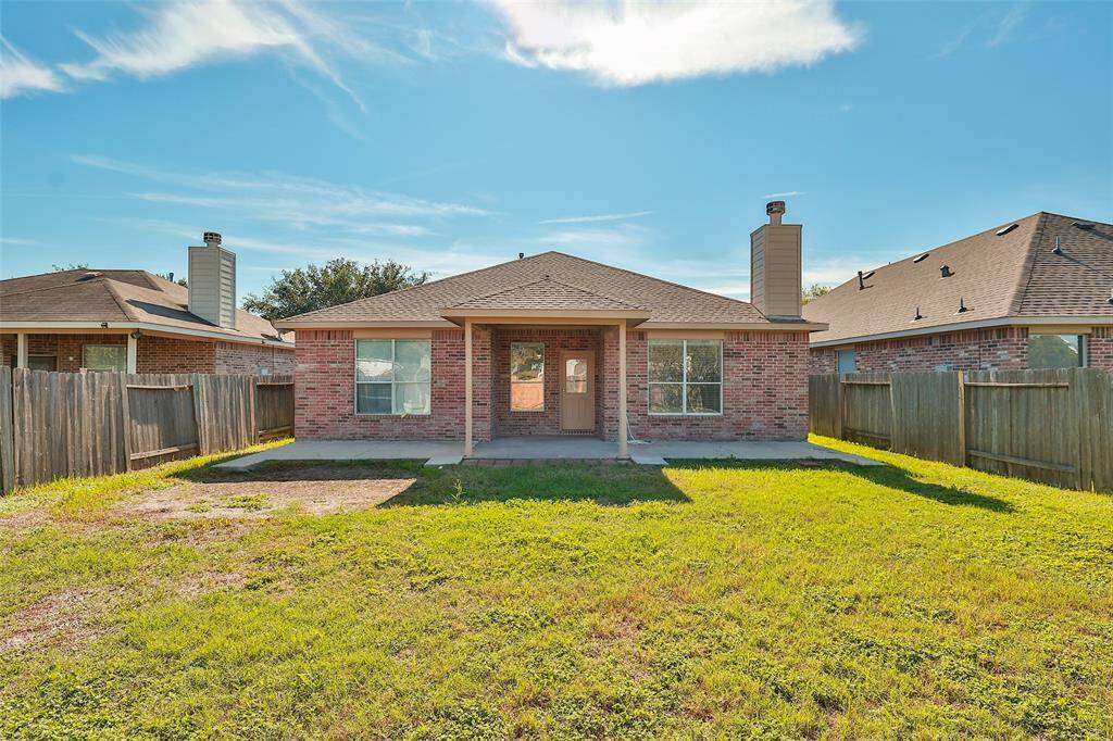 Spacious back yard