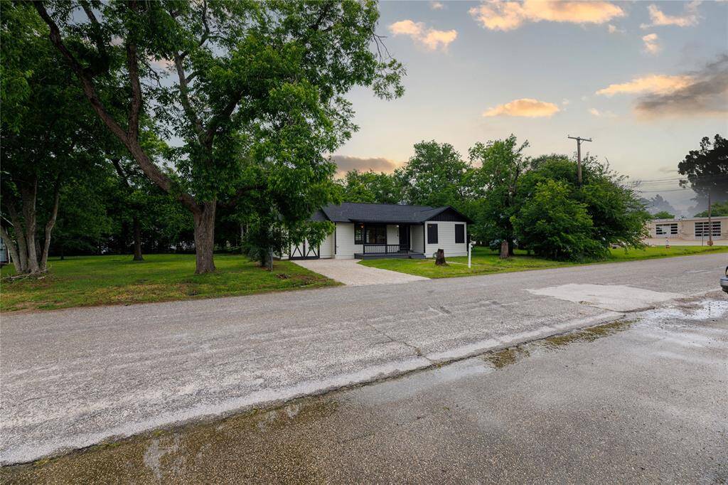 Also within walking distance to the City of Trinity, offering both convenience and peace of mind.