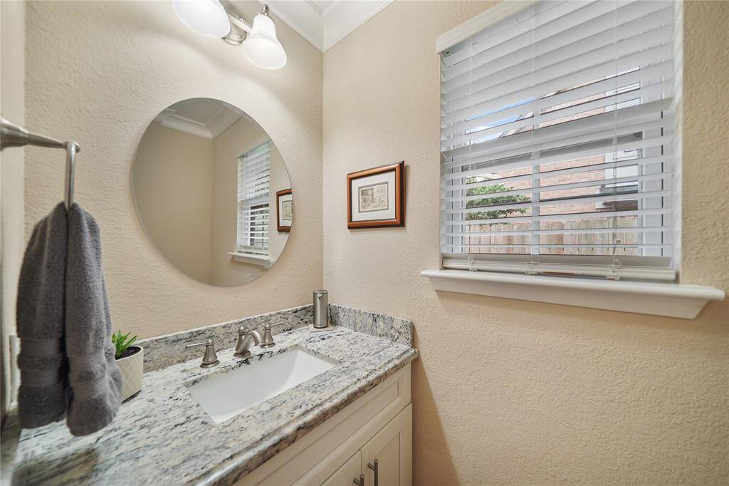 HALF BATH FOR THE GUESTS!