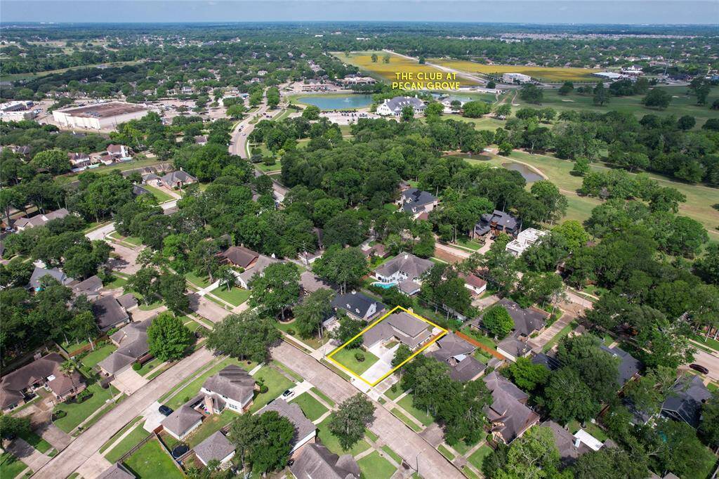 Peaceful neighborhood and SO MANY nearby green spaces!
