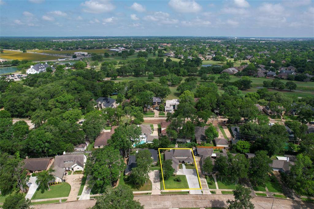TREE-LINED STREETS AND FRESH AIR!