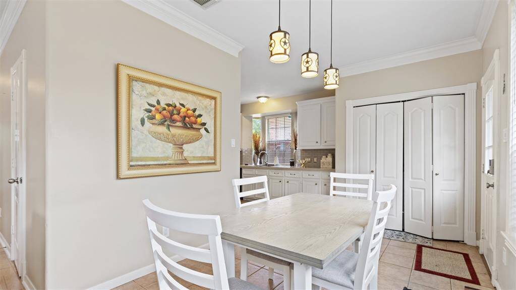 breakfast area