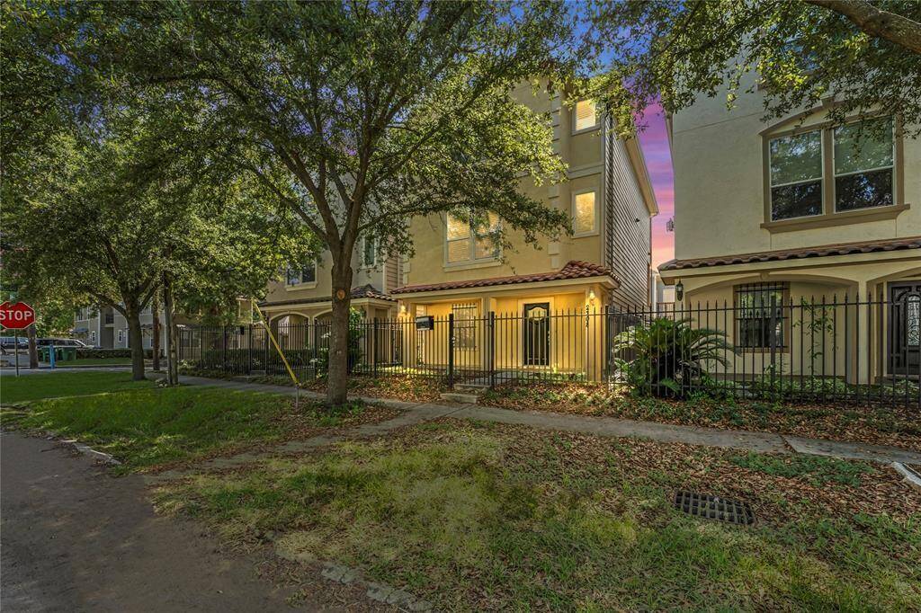 Welcome to 2208 Colorado St!