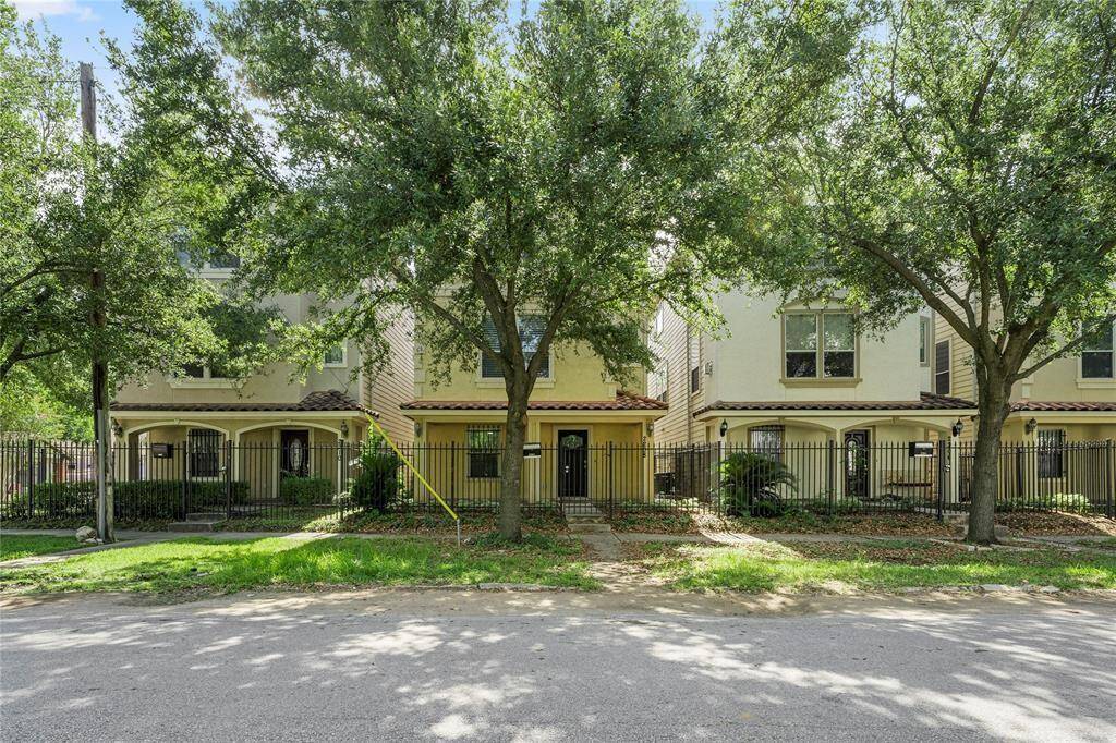 This home sits on a quiet street in the heart of the city.