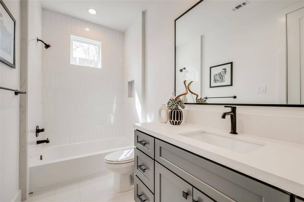 ASK ABOUT CUSTOMIZATION OPTIONS DURING CONSTRUCTION ONLY *MAZZARINO MODEL HOME * PHOTOS MAY SHOW A SIMILAR FLOOR PLAN AND/OR UPGRADED/ALTERNATIVE FINISHES * Please use these photos as a guide *THIS IS AN ACTIVE CONSTRUCTION SITE, BUYERS MUST REQUEST APPOINTMENT TO BE ON PREMISE AT ALL TIMES.
