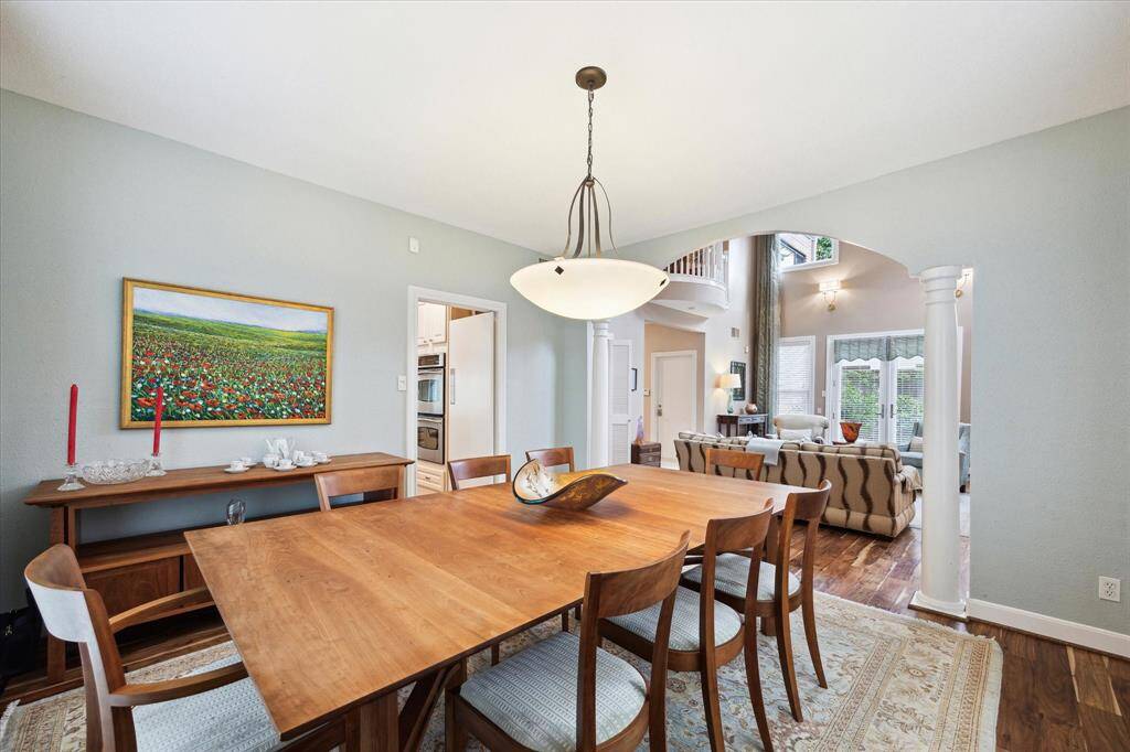 Dining room.