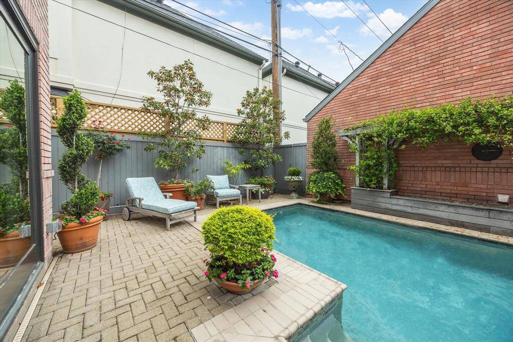 Another view of pool.