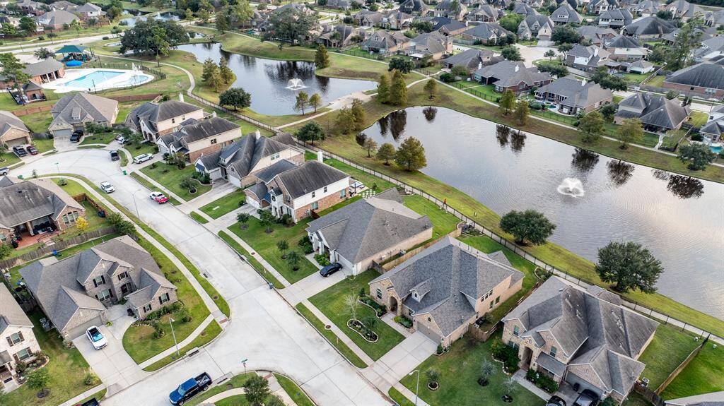 View showing how close the club house, pool, and tennis courts are.