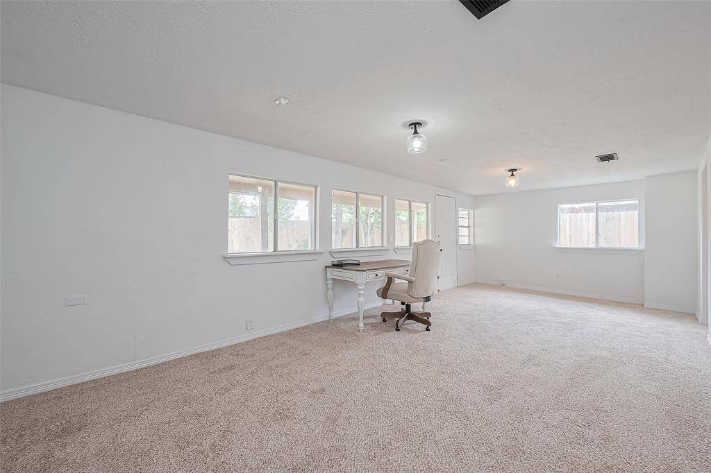 Extra 300 sq ft of living space ! make it what you need . New paint and carpets