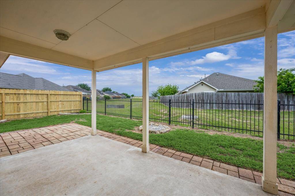 Covered patio, open spaces!