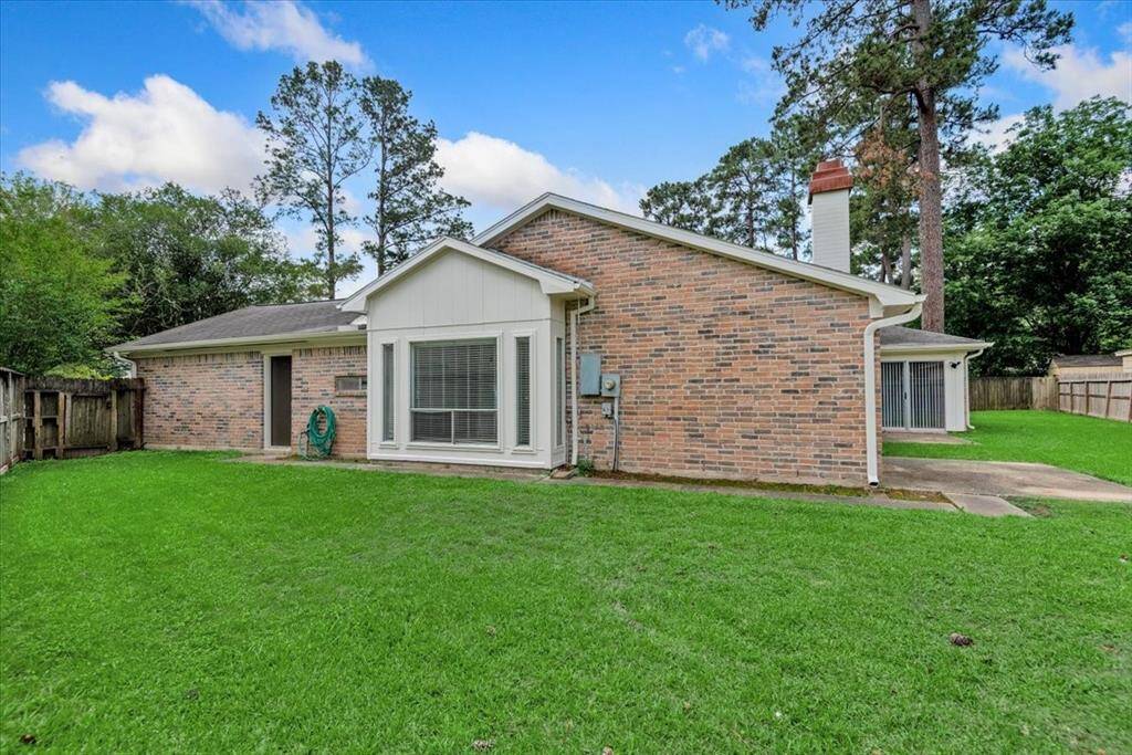 HUGE side yard