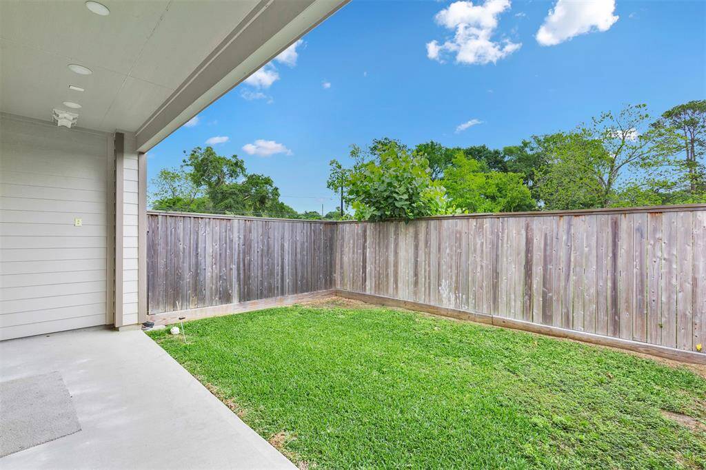 Covered patio comes equipped with a gas hook up and cable/TV wiring.
