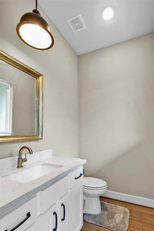 Powder room.
