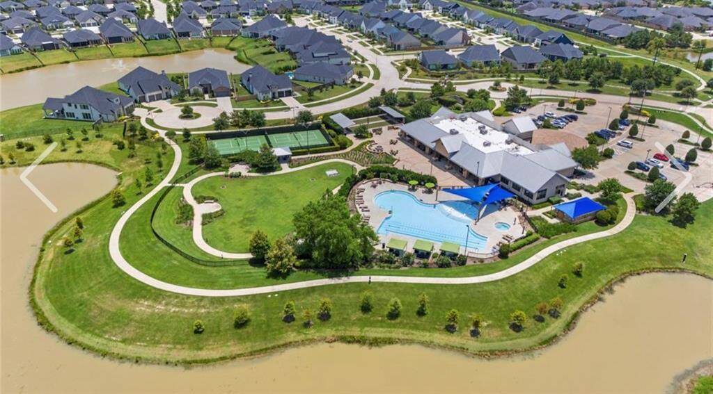 you will enjoy a plethora of recreational options as a resident of Cross Creek Ranch.