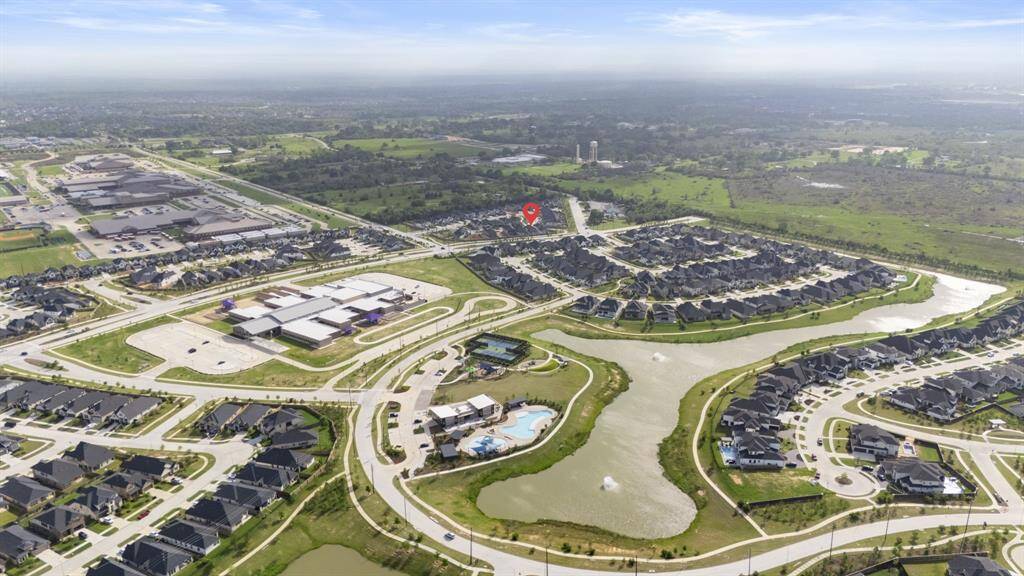Located at close proximity to the schools and the recreational areas.