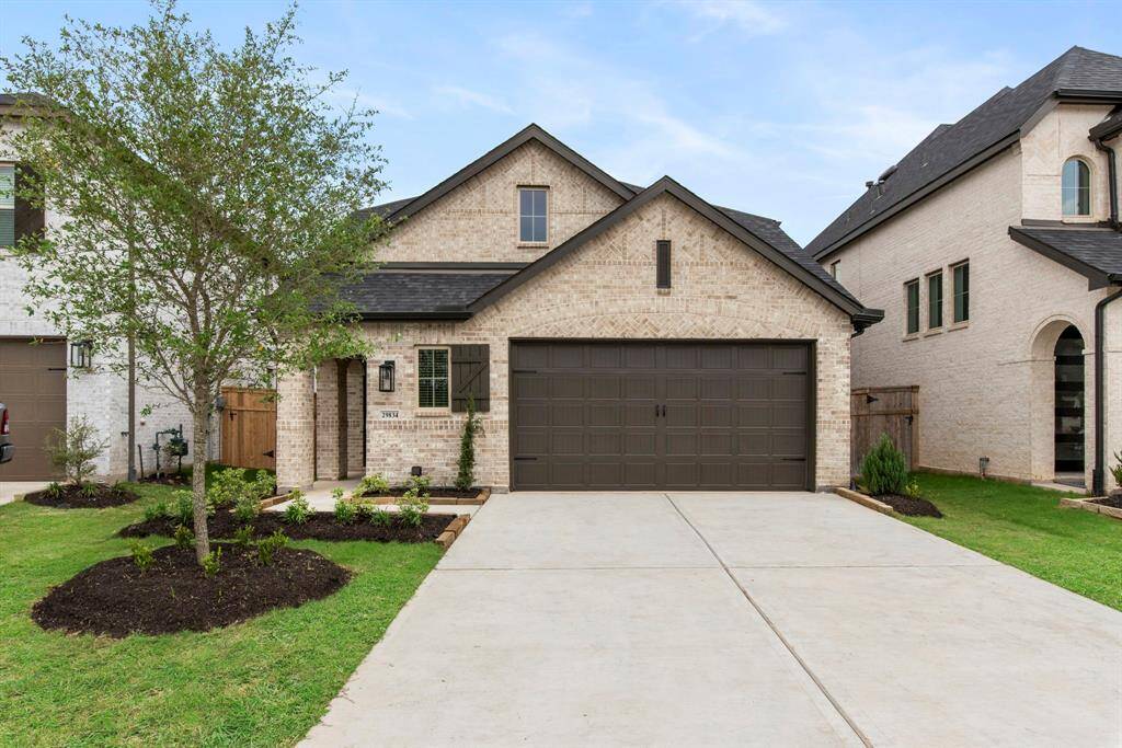 Welcome home to 29834 Ellwood Lane located on a quiet street in Cross Creek Ranch in Fulshear and zoned to Lamar ISD! This stunning home has lovely curb appeal, a well-manicured lawn, beautiful landscaping. Featuring 4 bedrooms and 3 full bathrooms, this could be your ideal home to make beautiful memories with your family.