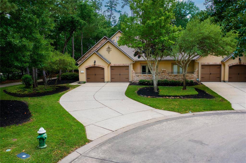 Welcome home to 3 Cobble Gate Pl!