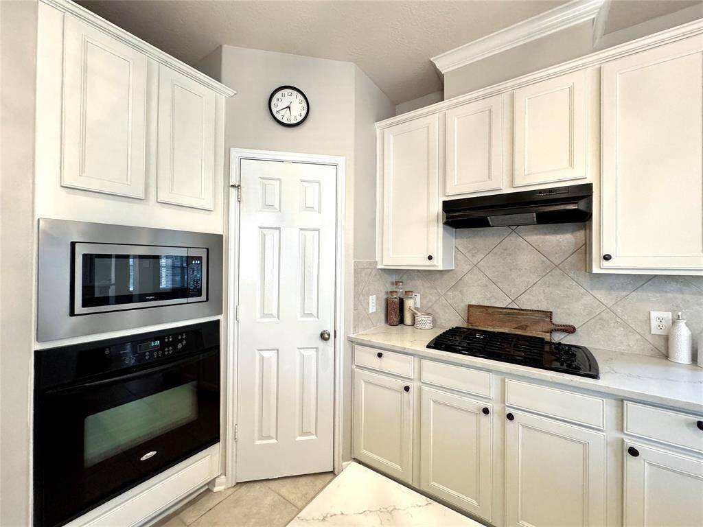 Wall Oven & Microwave and Gas Cooktop