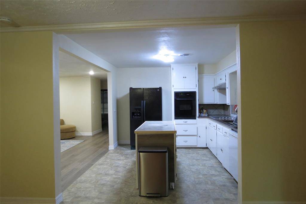 Kitchen Island for Entertainment