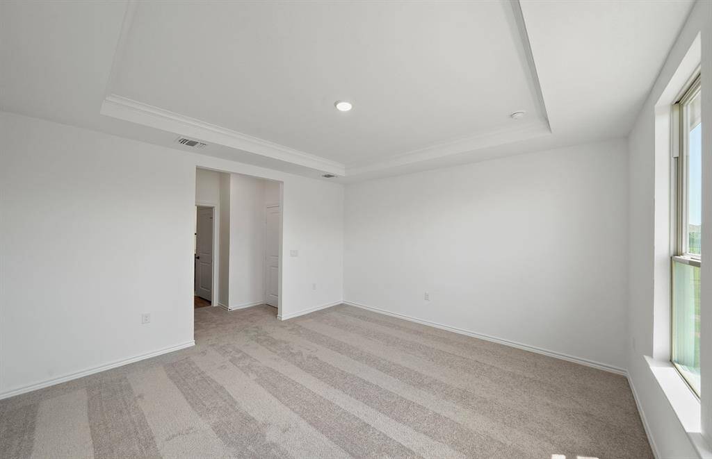 Photos are of a previously completed spec. See sales counselors for specific selections