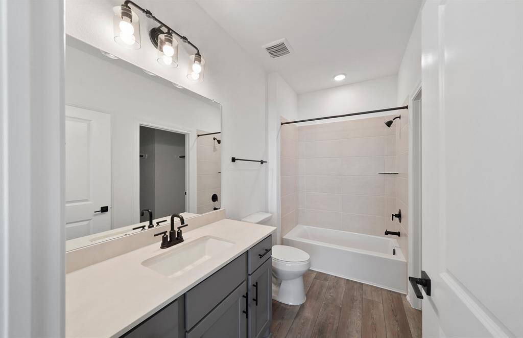 Photos are of a previously completed spec. See sales counselors for specific selections